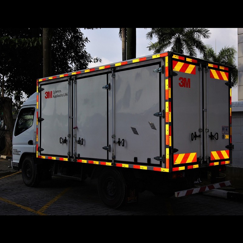 HI-STIC(R/Y) 3M™ Truck Reflective Sticker | Diamond Grade Conspicuity Marking MY | Welldone