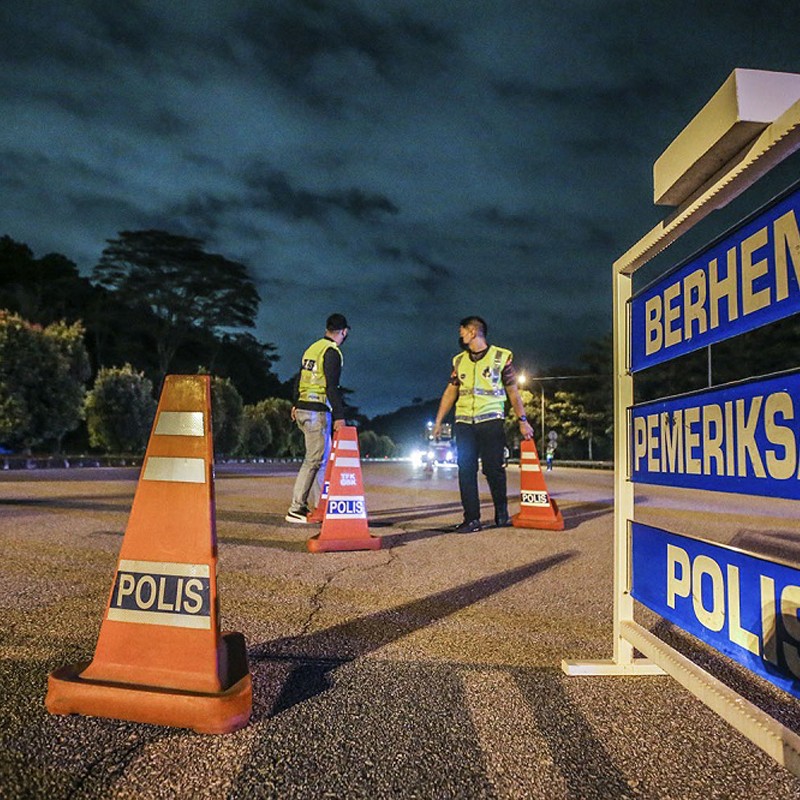 TTC28 Triangular Traffic Cone | Quality Safety Cone MY | Welldone