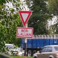 RP.13 Beri Laluan Sign | Quality JKR Signboard Malaysia | Welldone
