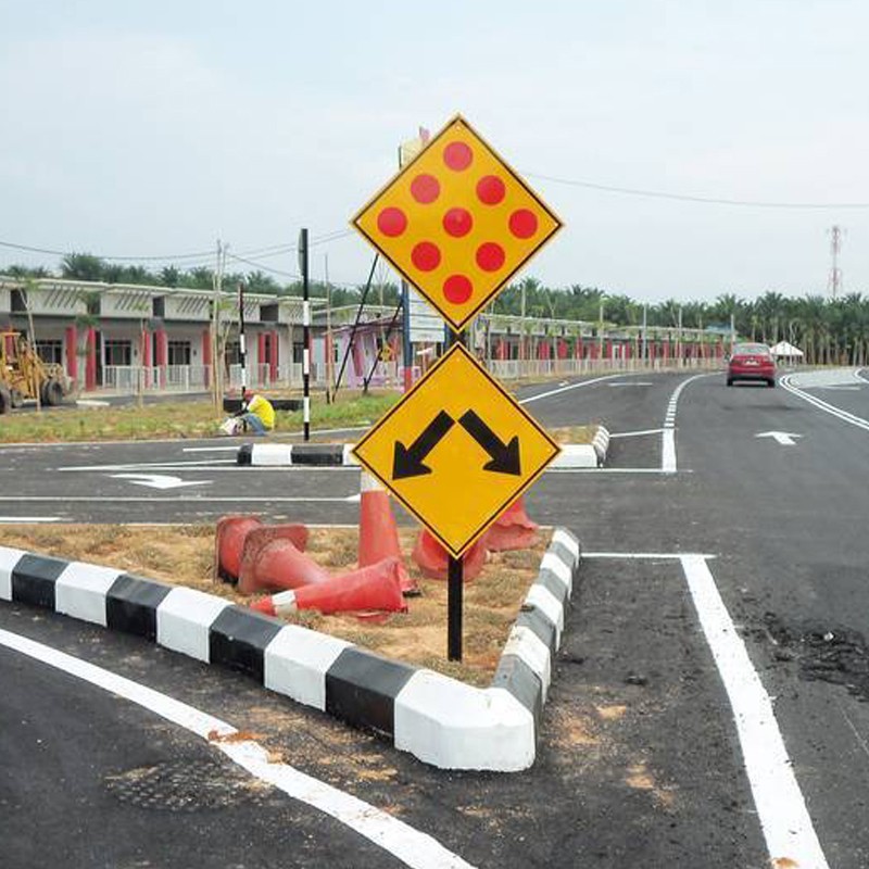 WD.36 Double Arrow Sign | Quality JKR Signboard Malaysia | Welldone
