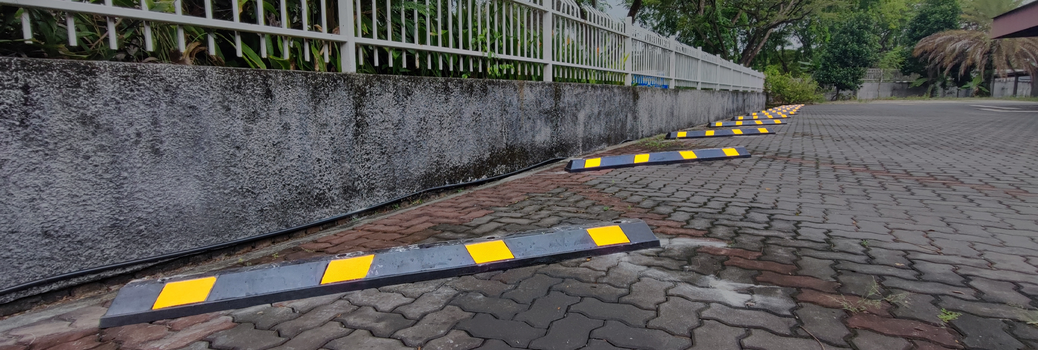 #4 Rubber Wheel Stopper Slide background